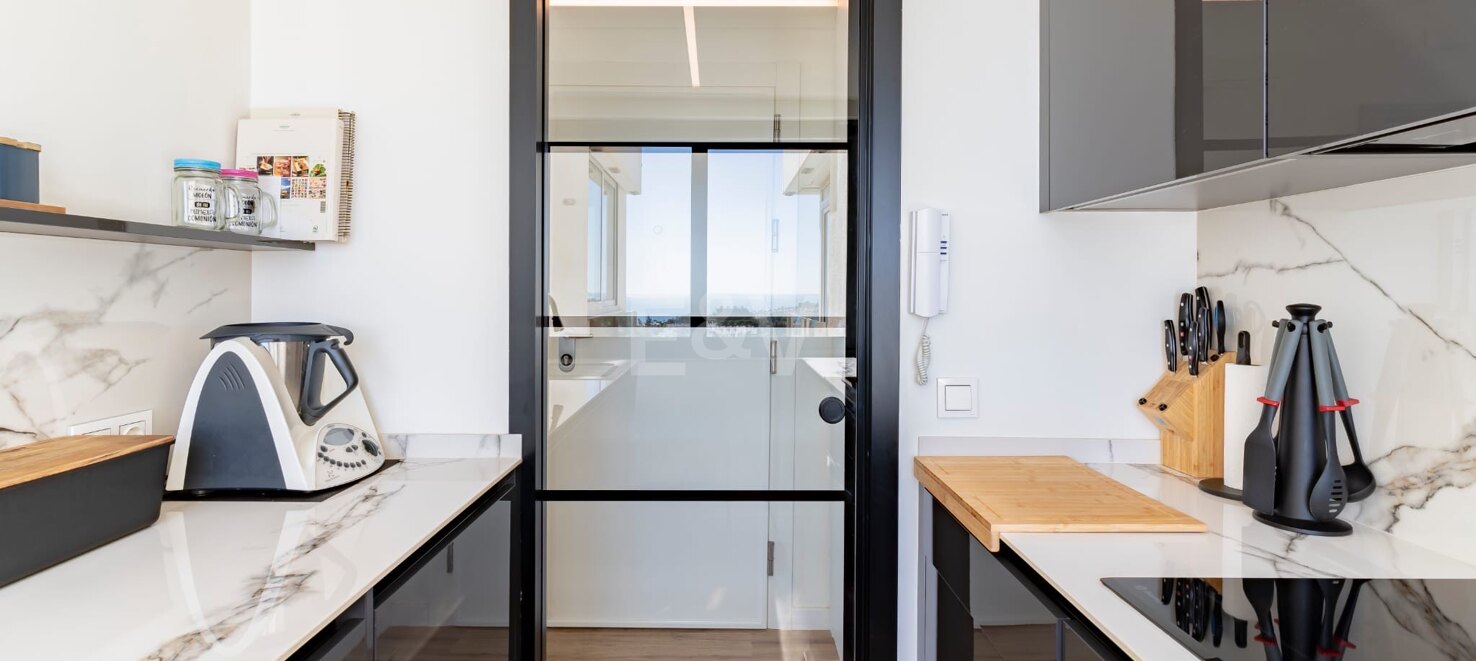 Modernes Apartment mit Meerblick und Gehdistanz zu Marbella