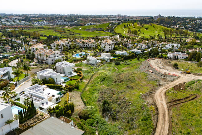 Signature Lamborghini Villa Terrain avec vue sur la côte méditerranéenne