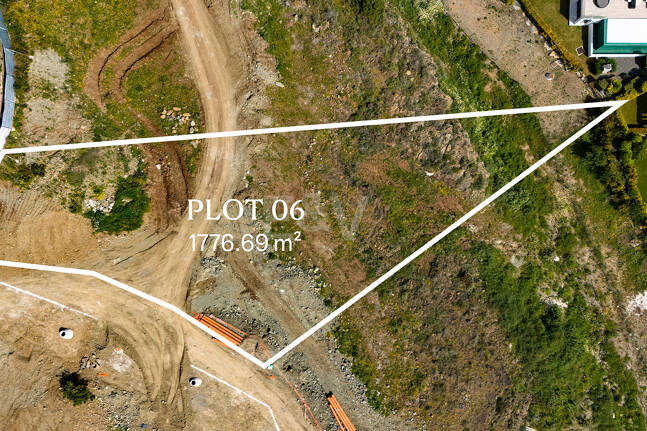 Signature Lamborghini Villa Terrain avec vue sur la côte méditerranéenne
