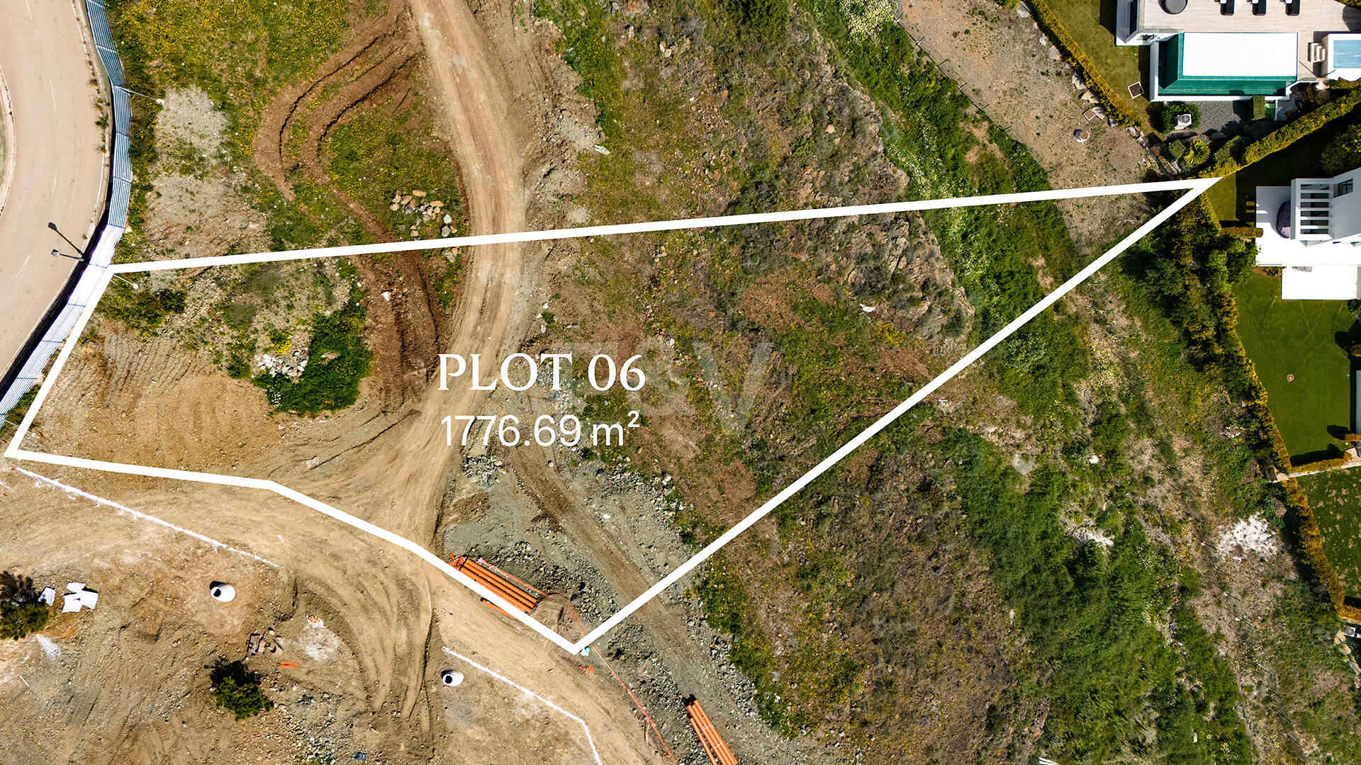 Signature Lamborghini Villa Terrain avec vue sur la côte méditerranéenne