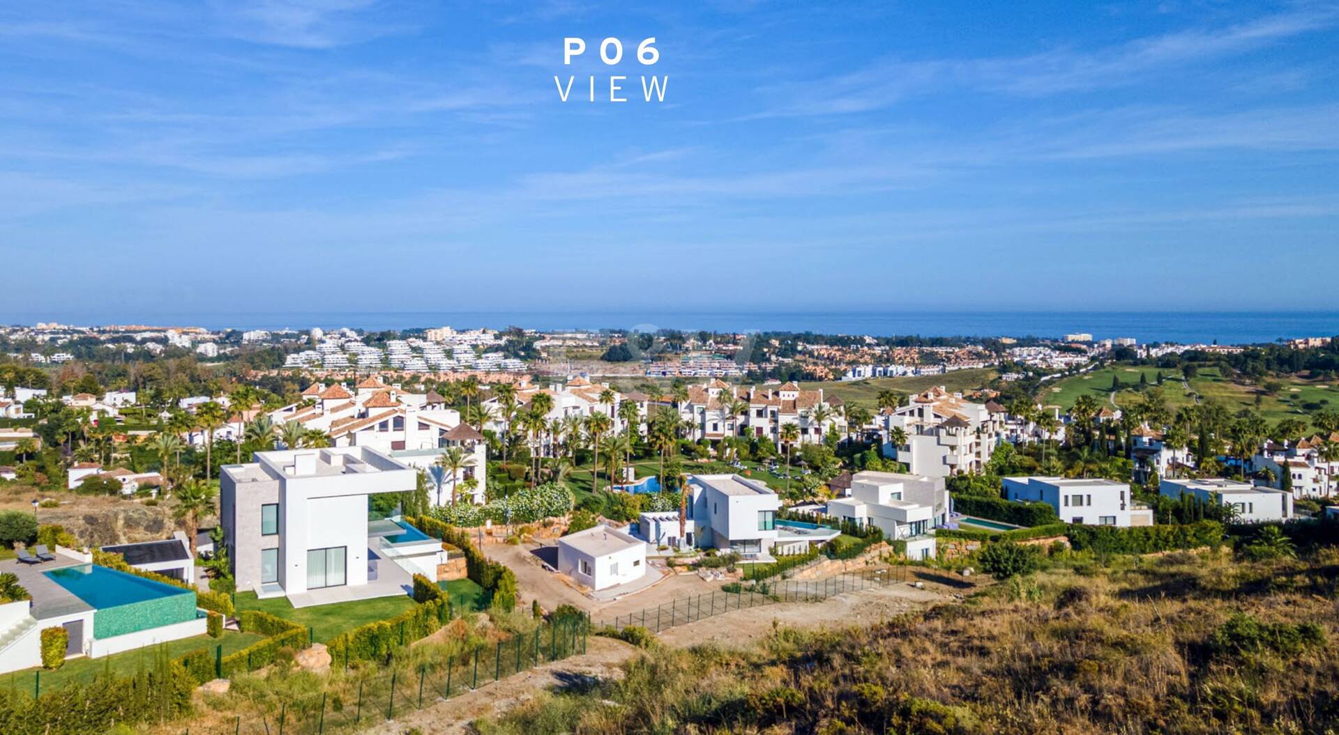 Signature Lamborghini Villa Terrain avec vue sur la côte méditerranéenne