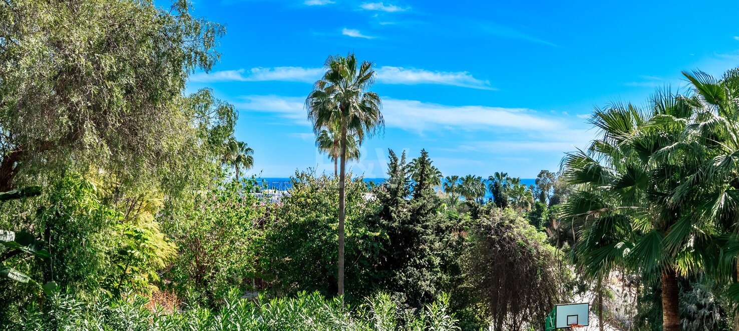 Charming South-Facing Villa with Sea Views in La Carolina