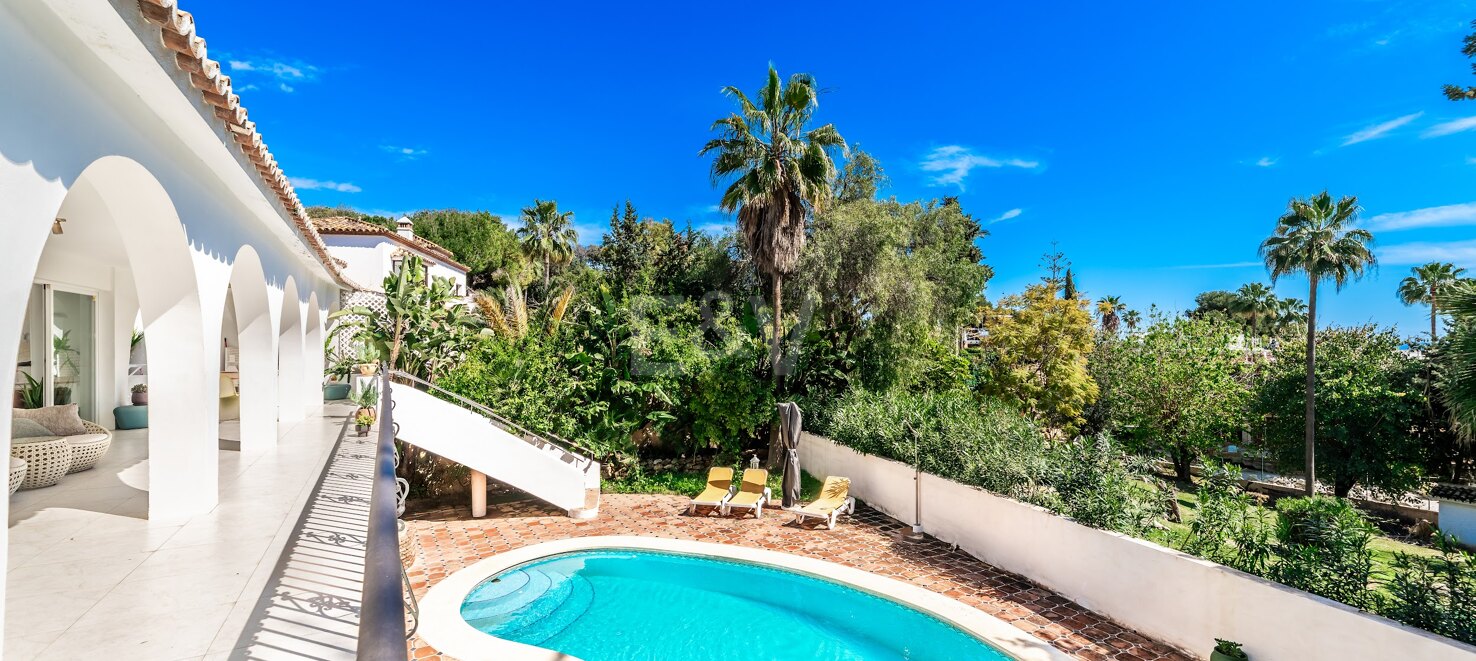 Charming South-Facing Villa with Sea Views in La Carolina