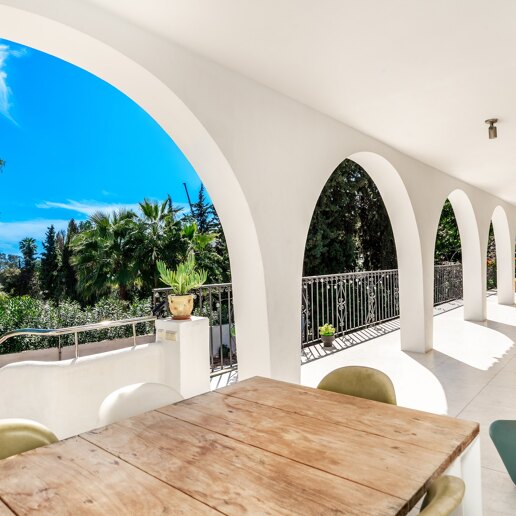 Charming South-Facing Villa with Sea Views in La Carolina