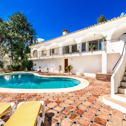 Charming South-Facing Villa with Sea Views in La Carolina