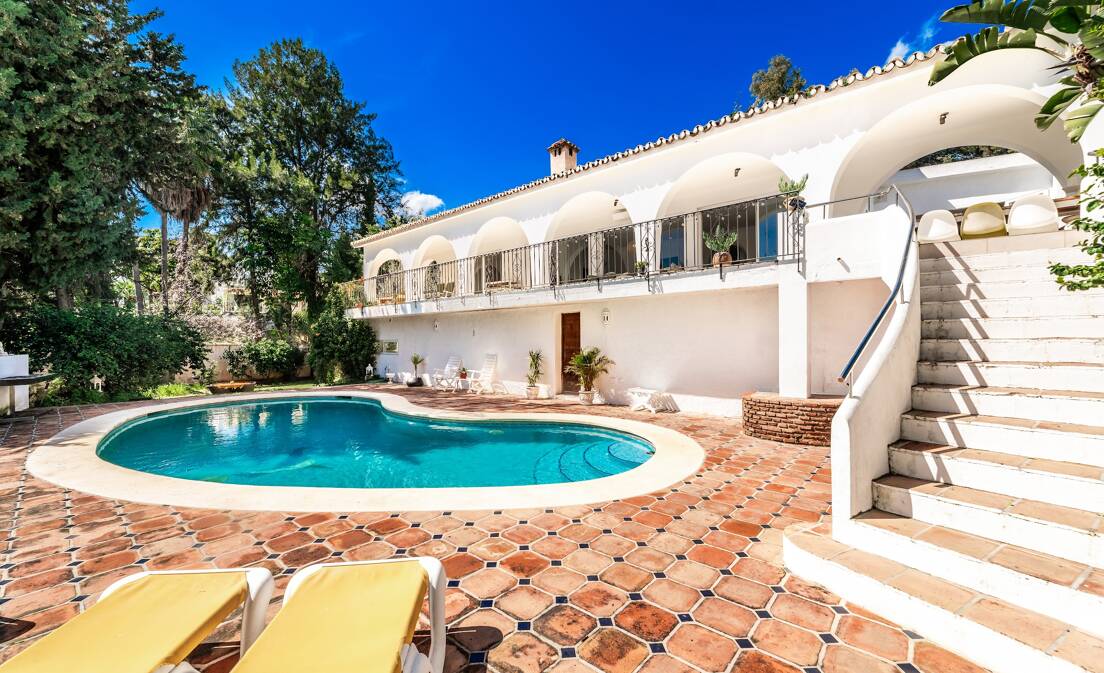 Charming South-Facing Villa with Sea Views in La Carolina