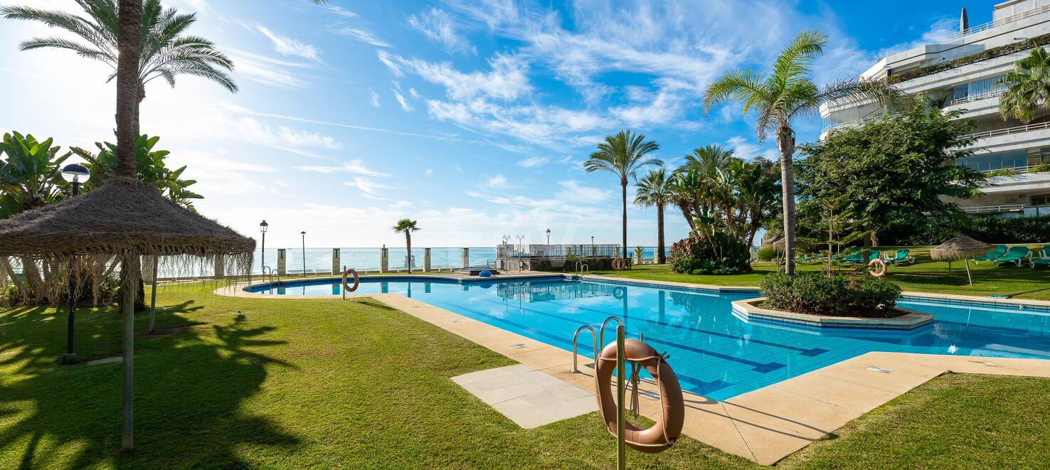 Beachfront Apartment in Playa Esmeralda with breathtaking sea views