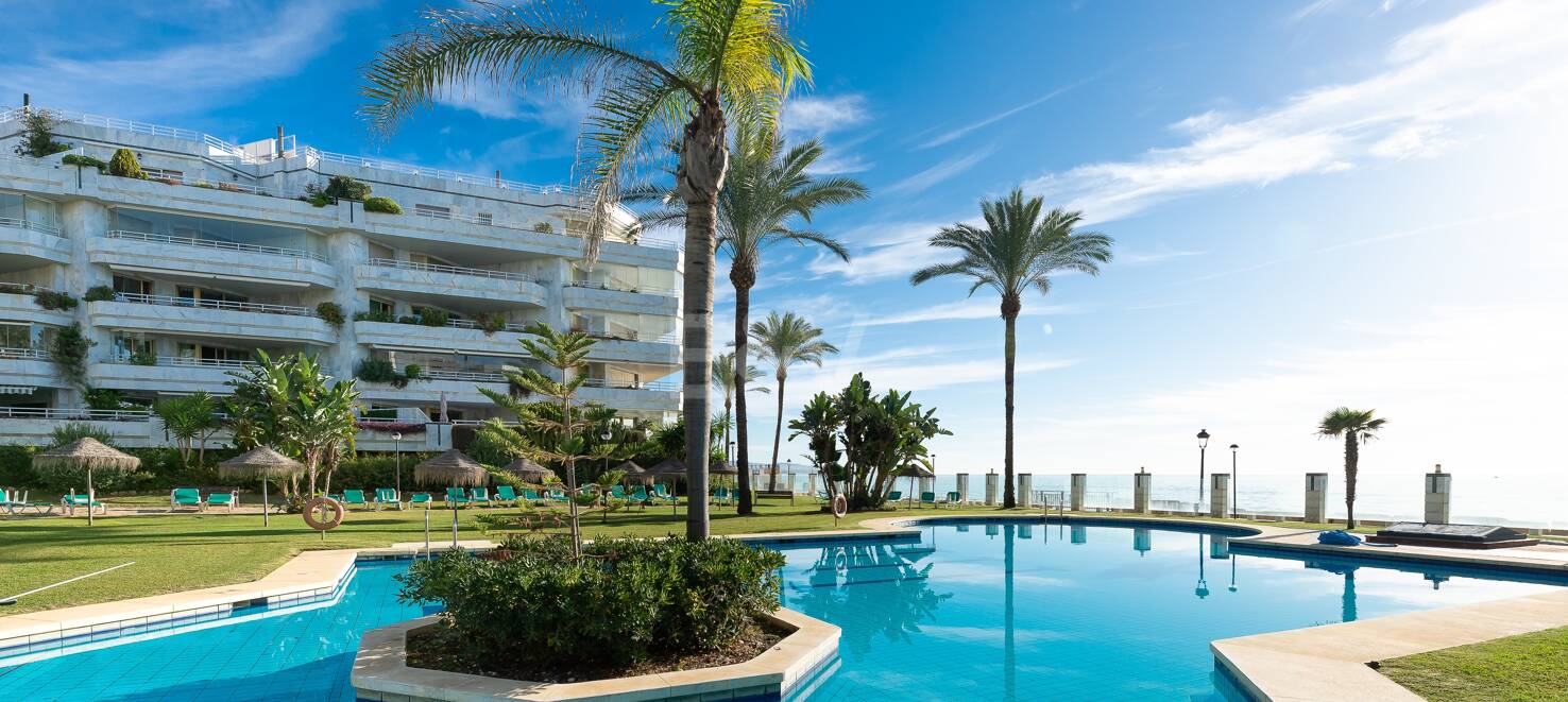 Beachfront Apartment in Playa Esmeralda with breathtaking sea views
