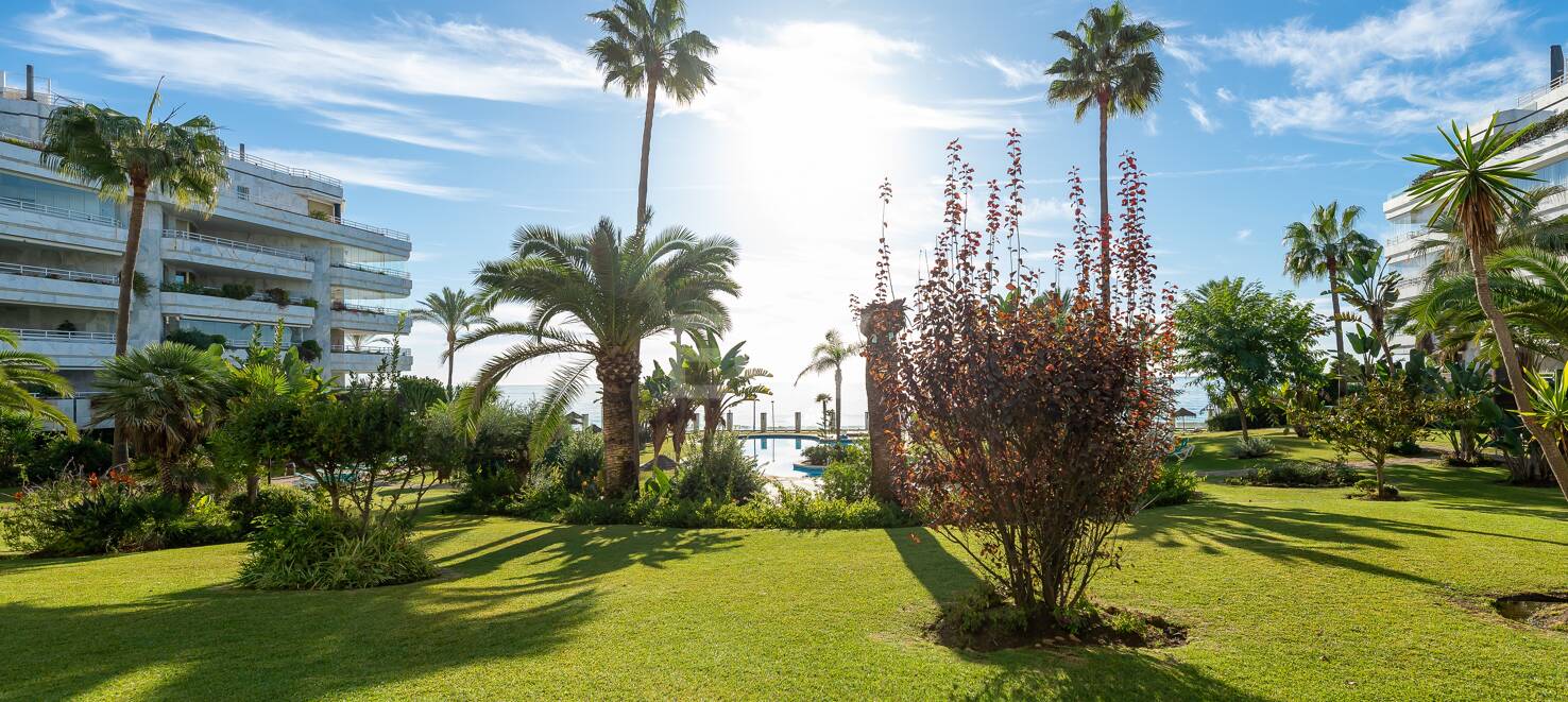 Beachfront Apartment in Playa Esmeralda with breathtaking sea views