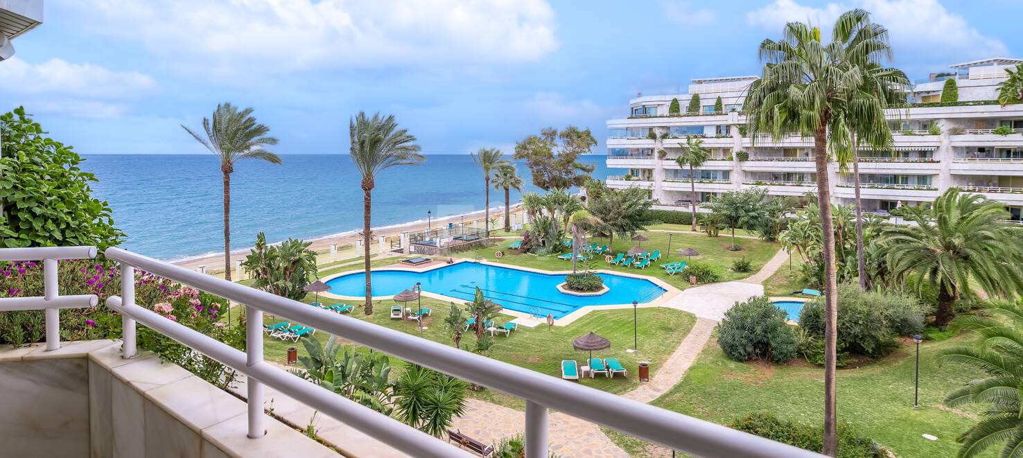 Beachfront Apartment in Playa Esmeralda with breathtaking sea views