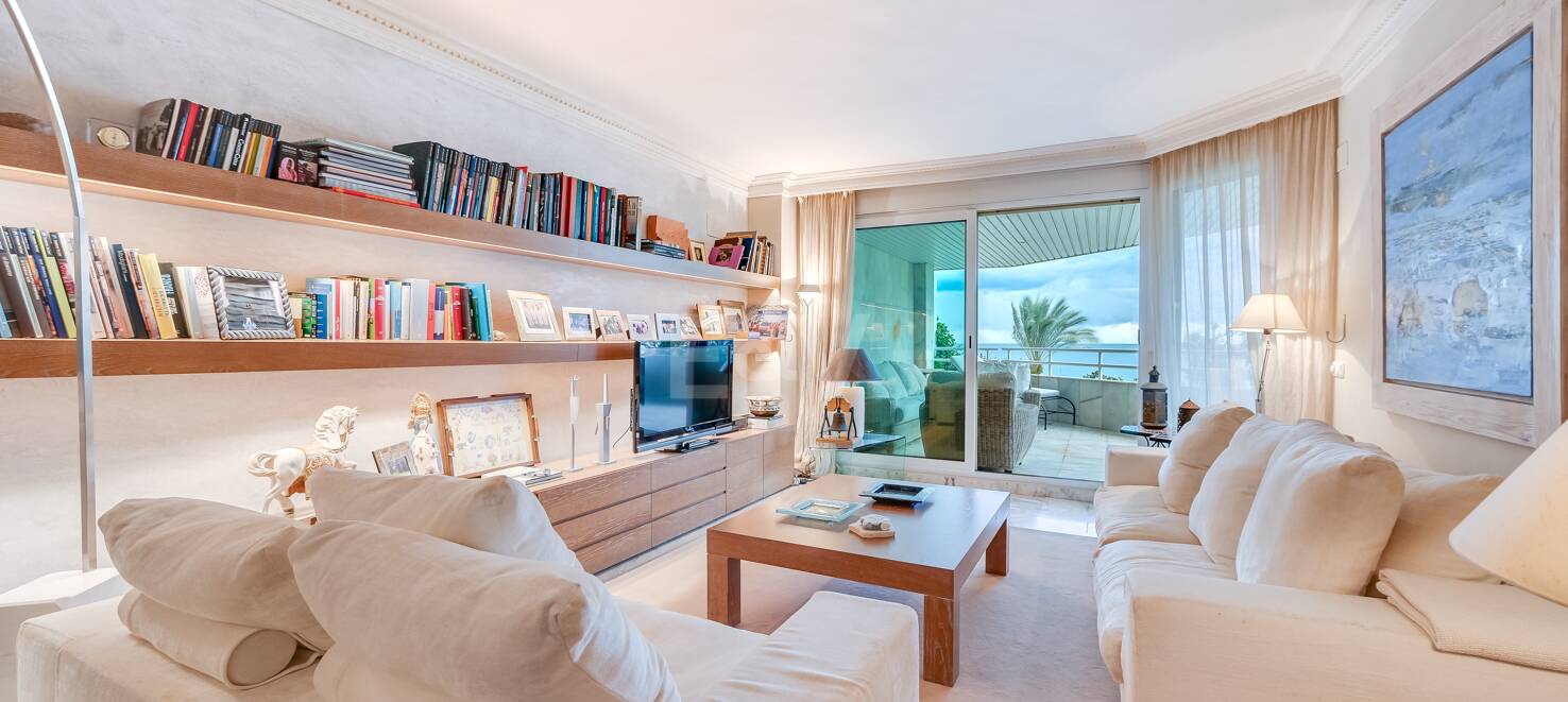 Beachfront Apartment in Playa Esmeralda with breathtaking sea views