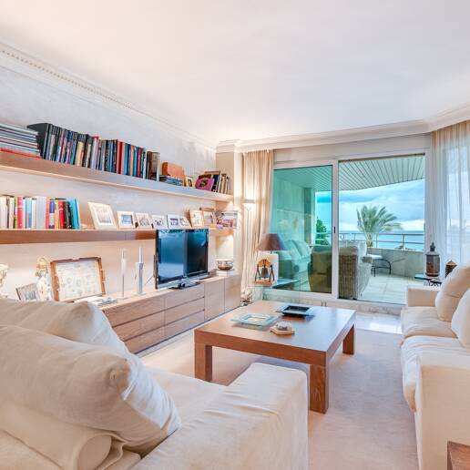 Beachfront Apartment in Playa Esmeralda with breathtaking sea views