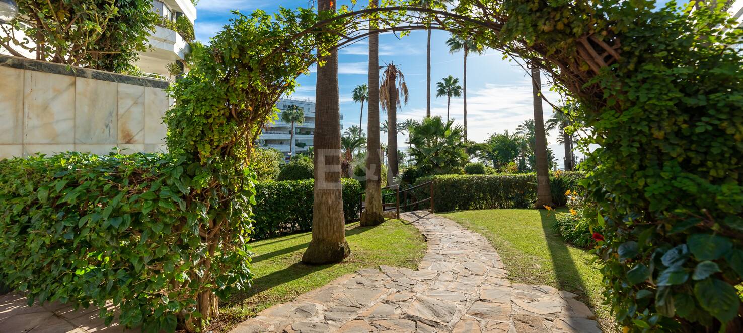 Beachfront Apartment in Playa Esmeralda with breathtaking sea views