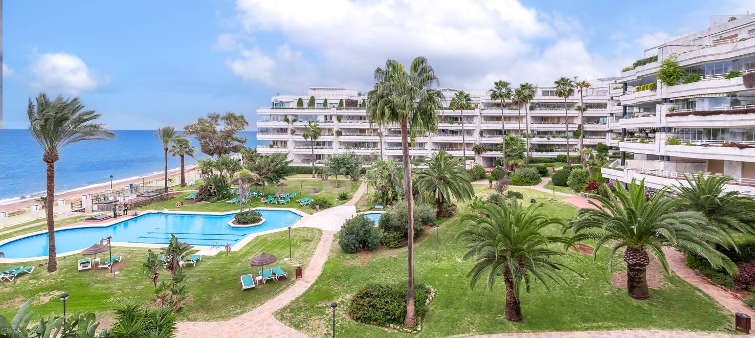 Beachfront Apartment in Playa Esmeralda with breathtaking sea views