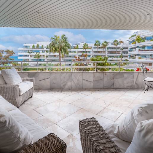Beachfront Apartment in Playa Esmeralda with breathtaking sea views