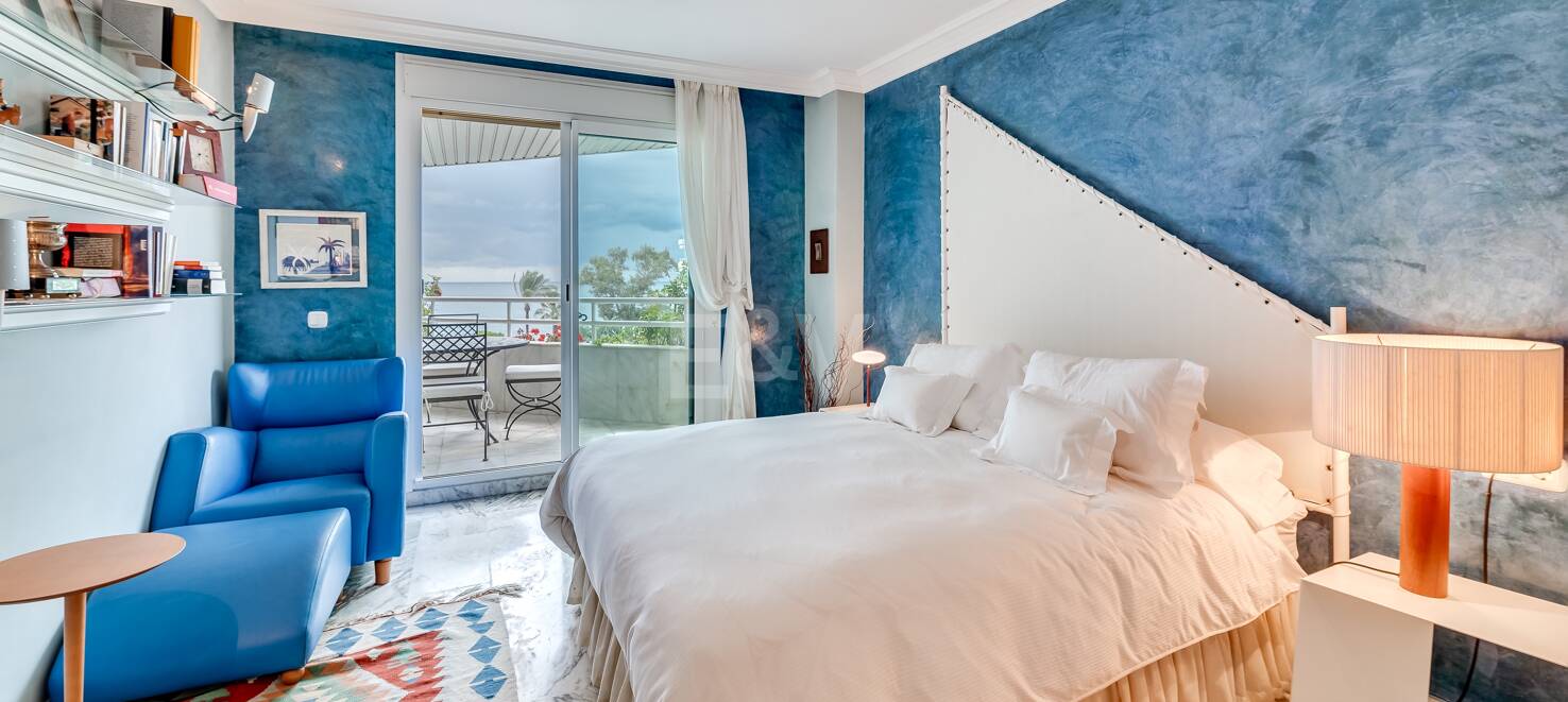 Beachfront Apartment in Playa Esmeralda with breathtaking sea views