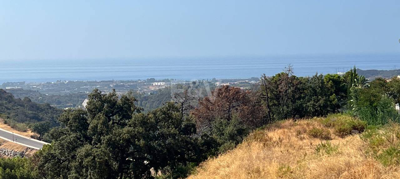 Monte Mayor Plot with Stunning Sea Views and Two Frontages