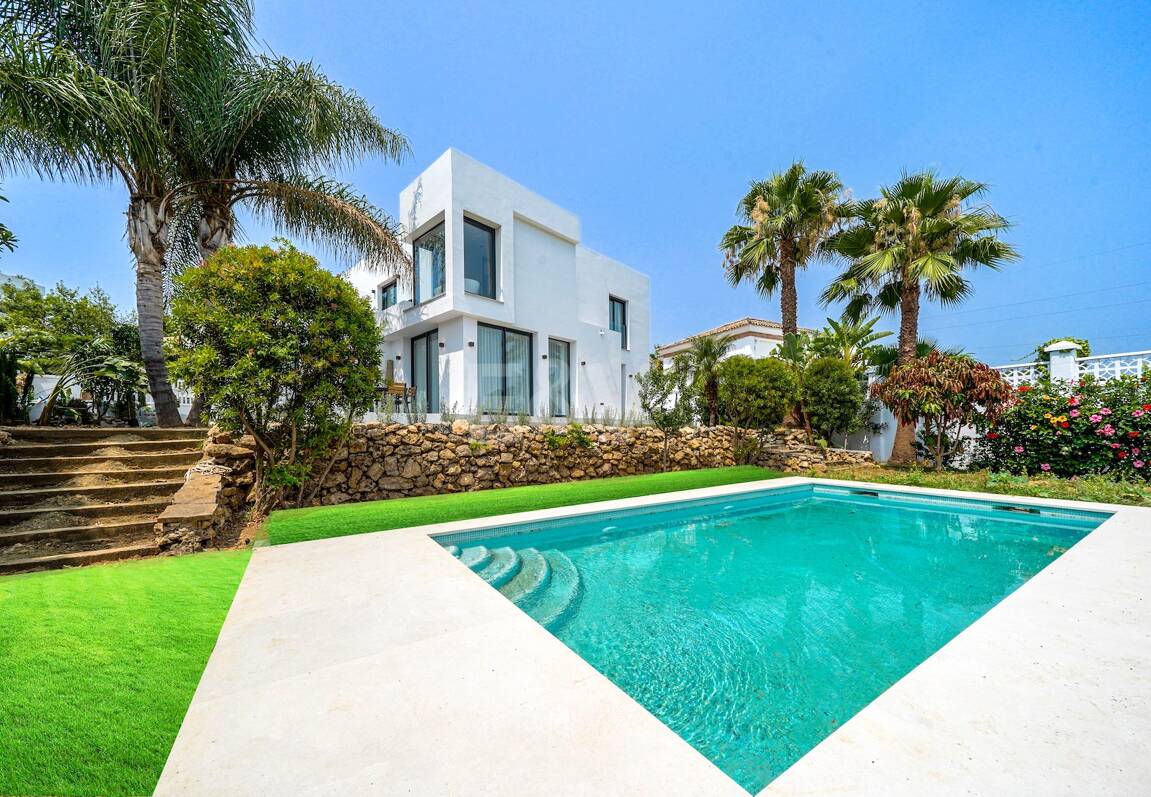 Elegant Villa i Nueva Andalucia inom en fridfull och privat plats