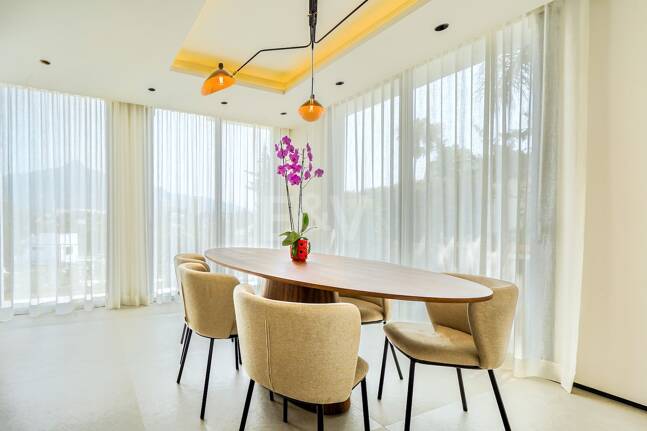 Elegant Villa i Nueva Andalucia inom en fridfull och privat plats