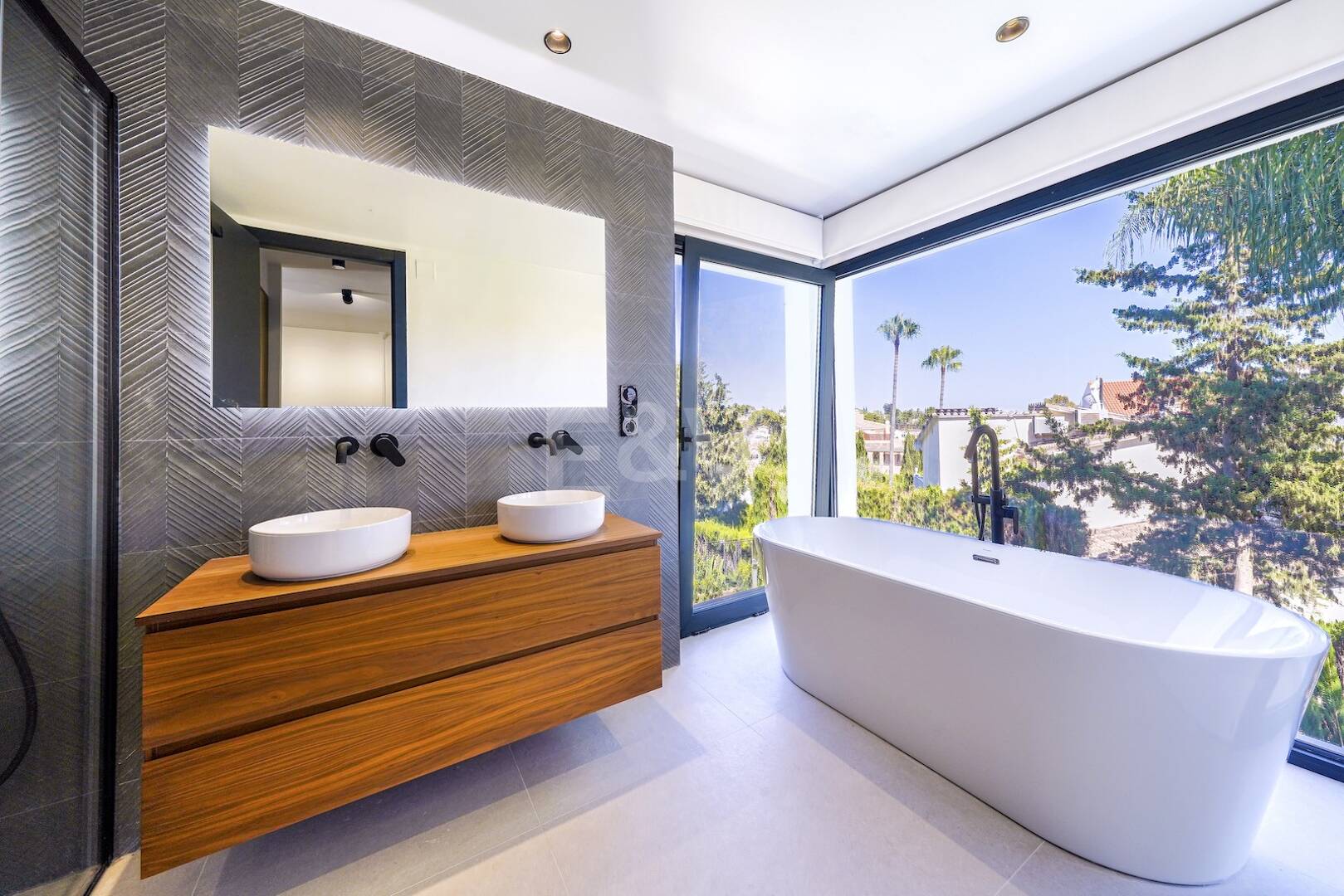 Villa Elegante en Nueva Andalucia en una area muy tranquila y privada