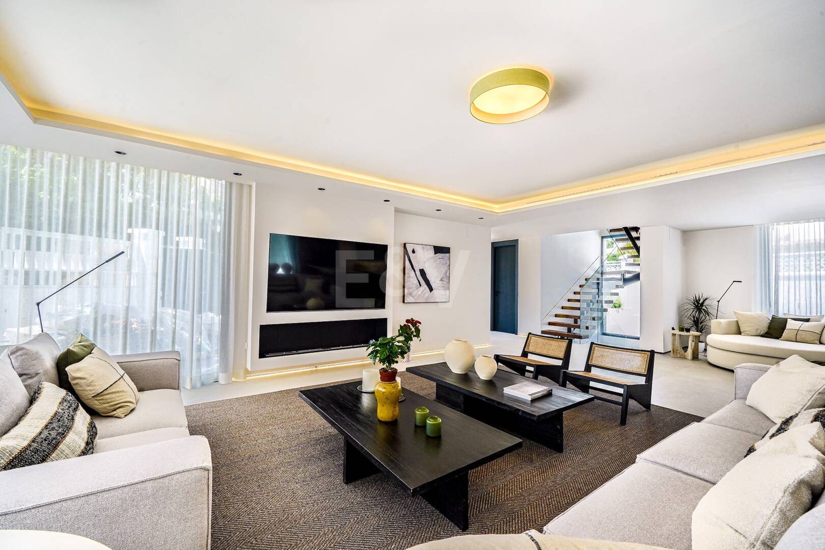 Elegant Villa i Nueva Andalucia inom en fridfull och privat plats