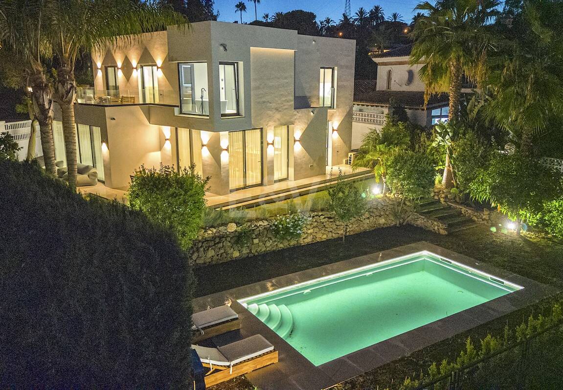 Elegant Villa i Nueva Andalucia inom en fridfull och privat plats