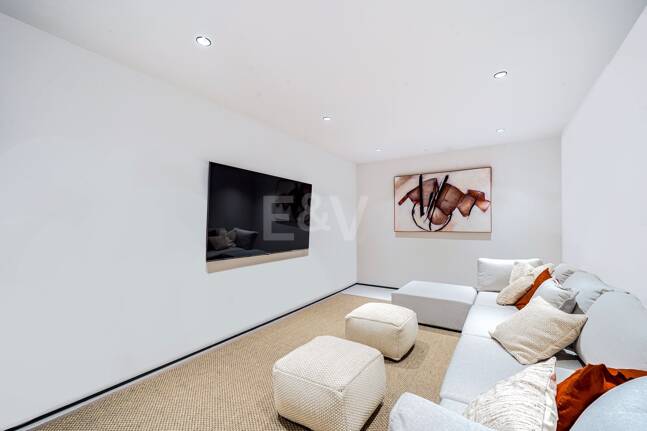 Elegant Villa i Nueva Andalucia inom en fridfull och privat plats