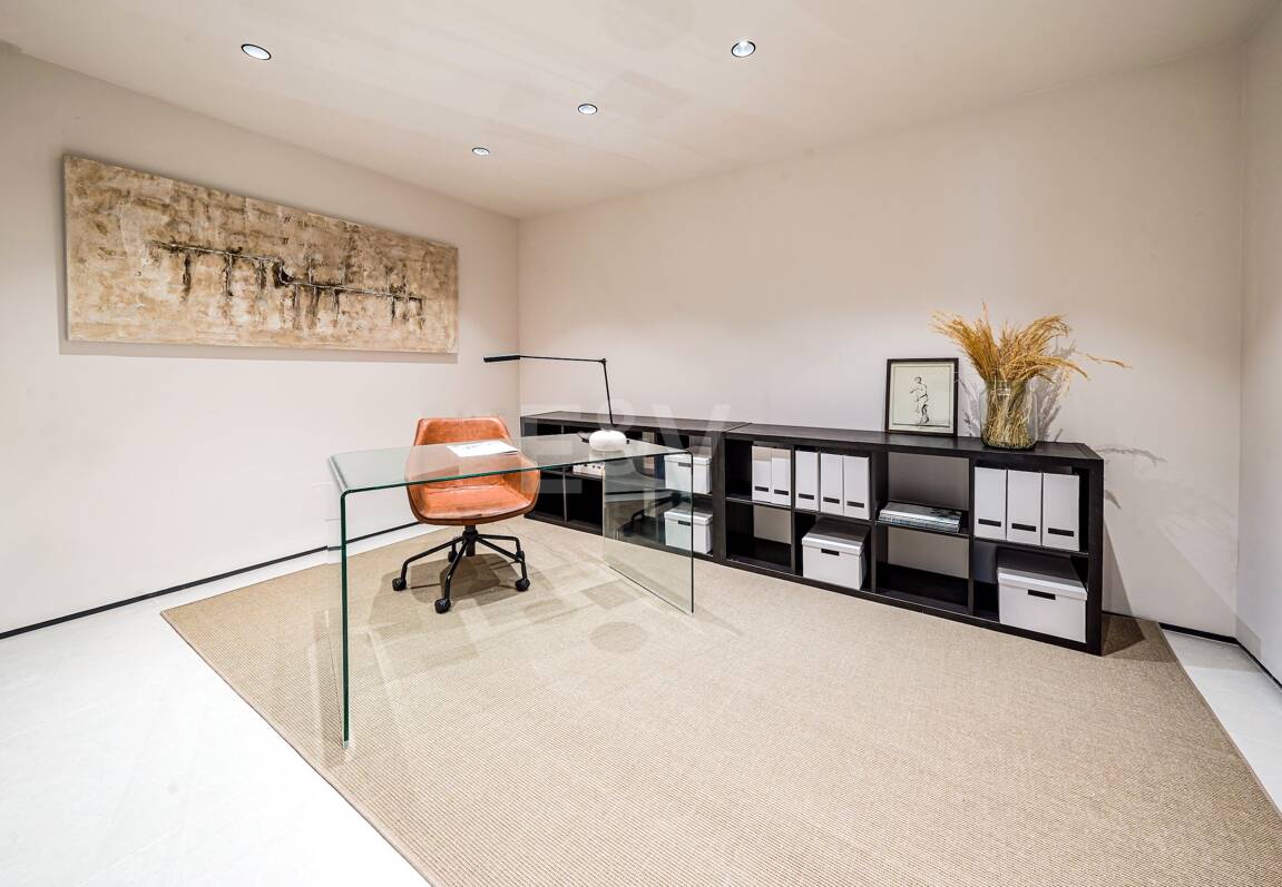 Elegant Villa i Nueva Andalucia inom en fridfull och privat plats