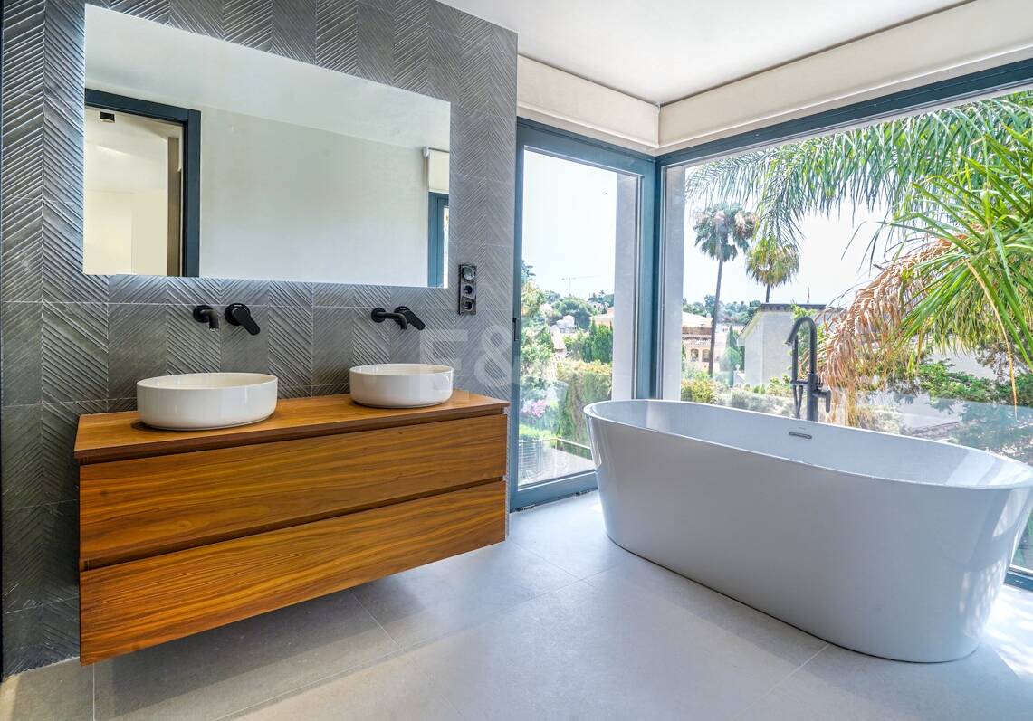 Villa Elegante en Nueva Andalucia en una area muy tranquila y privada