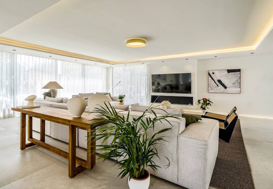 Elegant Villa i Nueva Andalucia inom en fridfull och privat plats