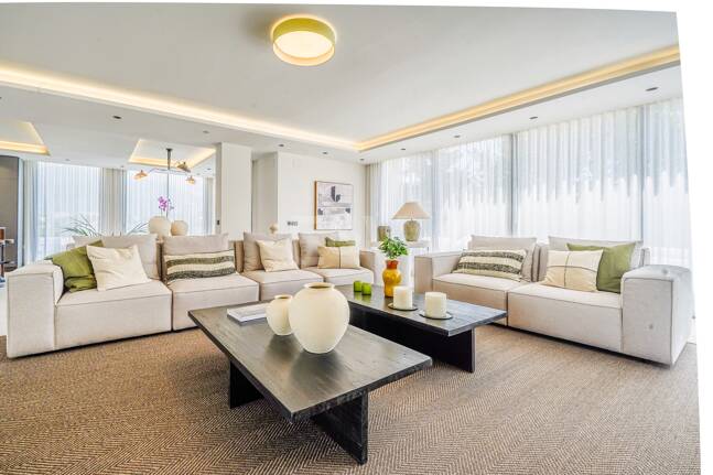 Elegant Villa i Nueva Andalucia inom en fridfull och privat plats