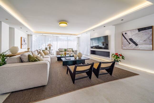 Elegant Villa i Nueva Andalucia inom en fridfull och privat plats