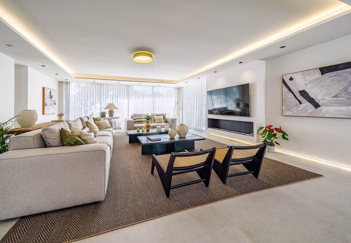 Elegant Villa i Nueva Andalucia inom en fridfull och privat plats