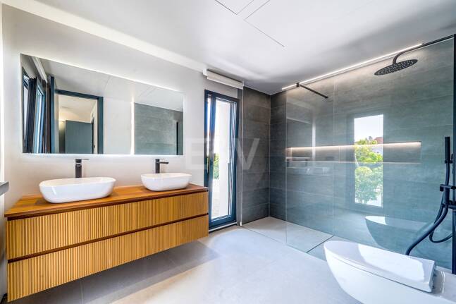 Elegant Villa i Nueva Andalucia inom en fridfull och privat plats