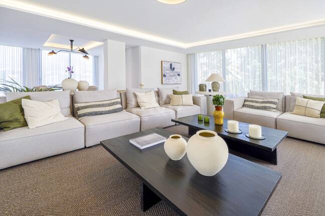 Elegant Villa i Nueva Andalucia inom en fridfull och privat plats