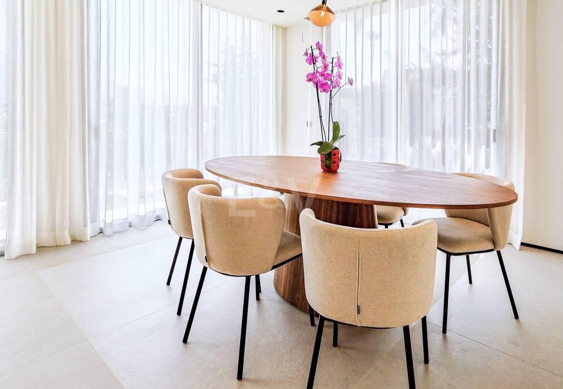 Elegant Villa i Nueva Andalucia inom en fridfull och privat plats