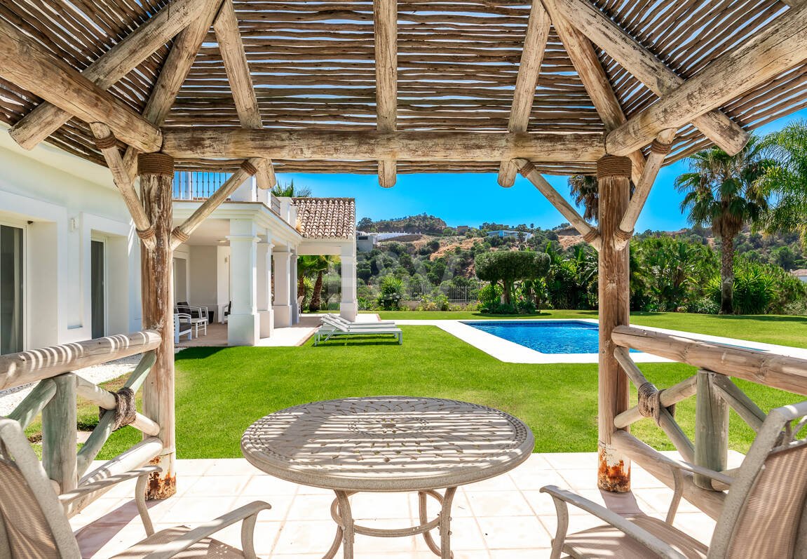 Elegante villa de estilo Andaluz con vistas al mar