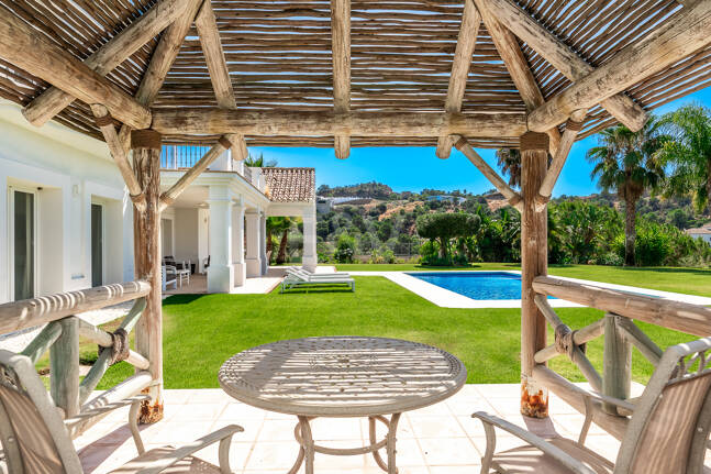 Elegante villa de estilo Andaluz con vistas al mar