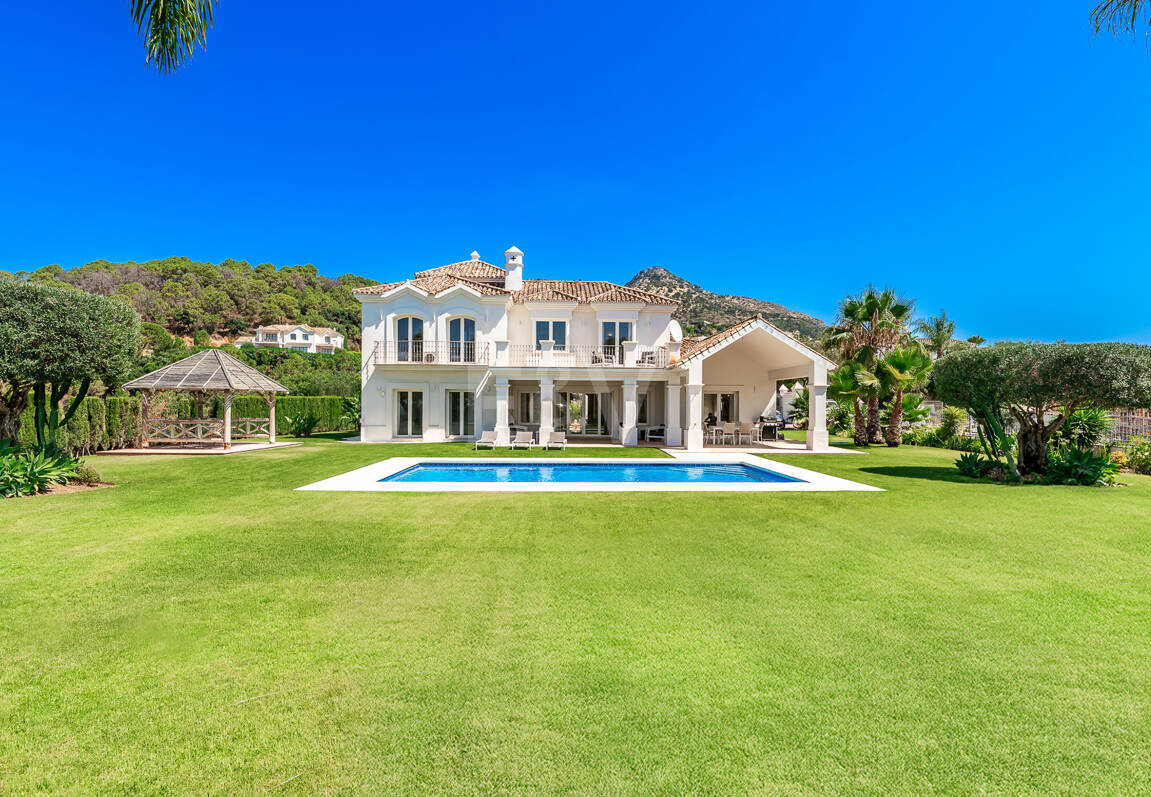Elegante villa de estilo Andaluz con vistas al mar