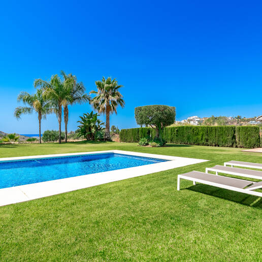 Elegant Andalusian-Style Villa with Sea Views
