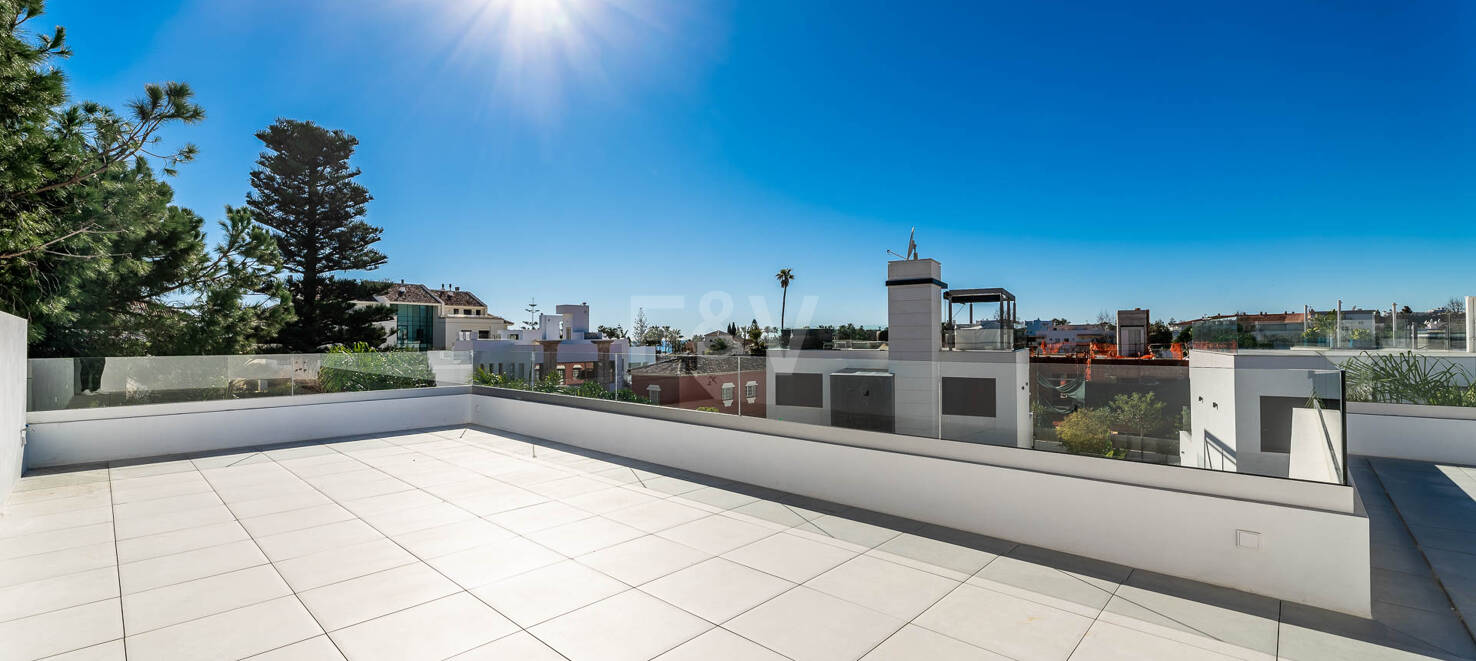 Modern villa i ett oslagbart läge mellan Golden Mile och Puerto Banús