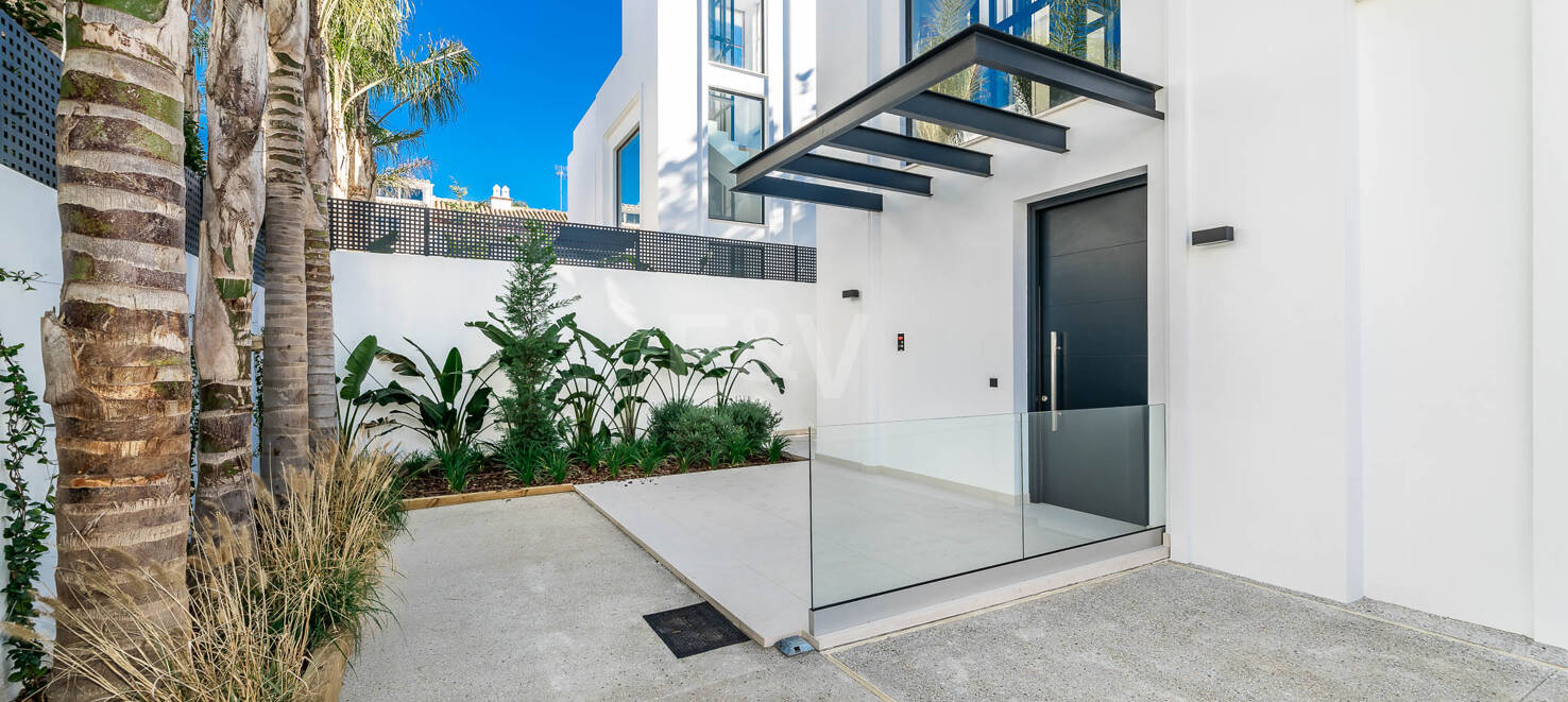 Modern villa i ett oslagbart läge mellan Golden Mile och Puerto Banús