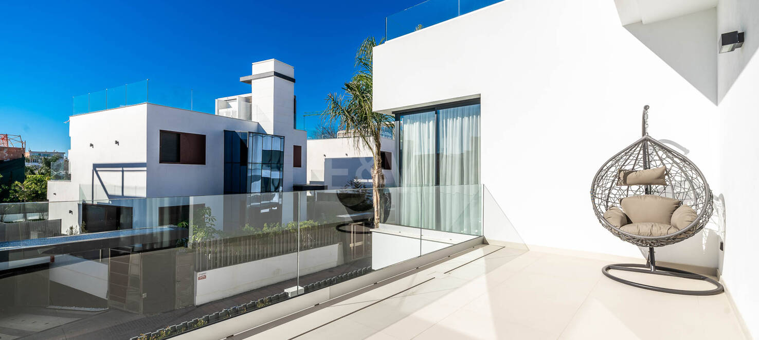 Modern villa i ett oslagbart läge mellan Golden Mile och Puerto Banús