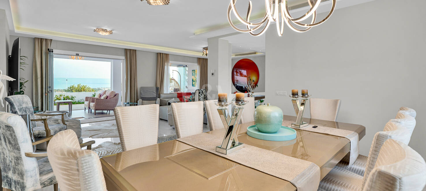 Bright contemporary villa in Nueva Andalucía with sea and mountain views