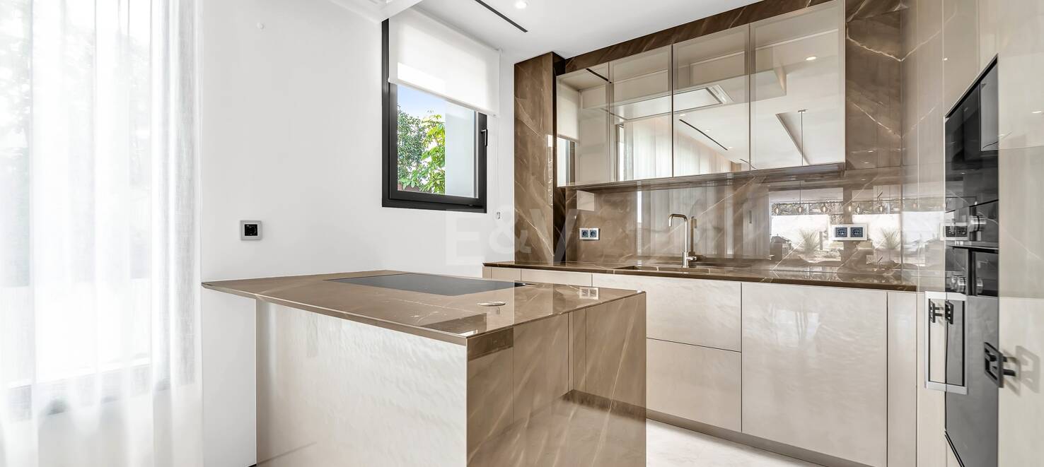 Lyxig 4 sovrum Duplex Ground Floor Lägenhet i en modern nybyggd gemenskap på Golden Mile