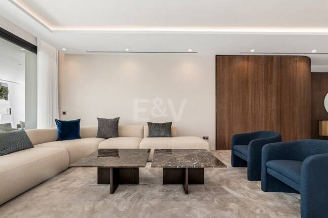 Elegant Duplex lägenhet i en modern Golden Mile gemenskap