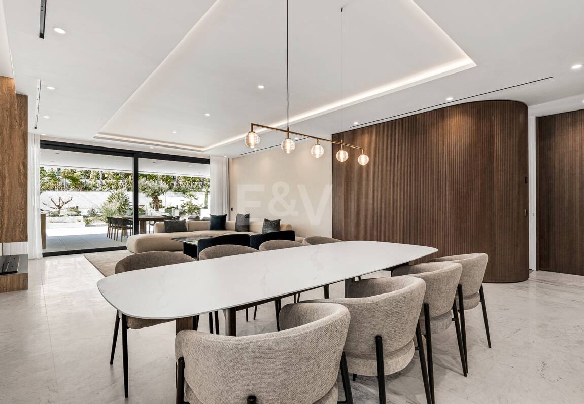 Elegant Duplex lägenhet i en modern Golden Mile gemenskap