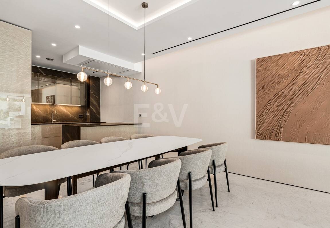 Elegant Duplex lägenhet i en modern Golden Mile gemenskap