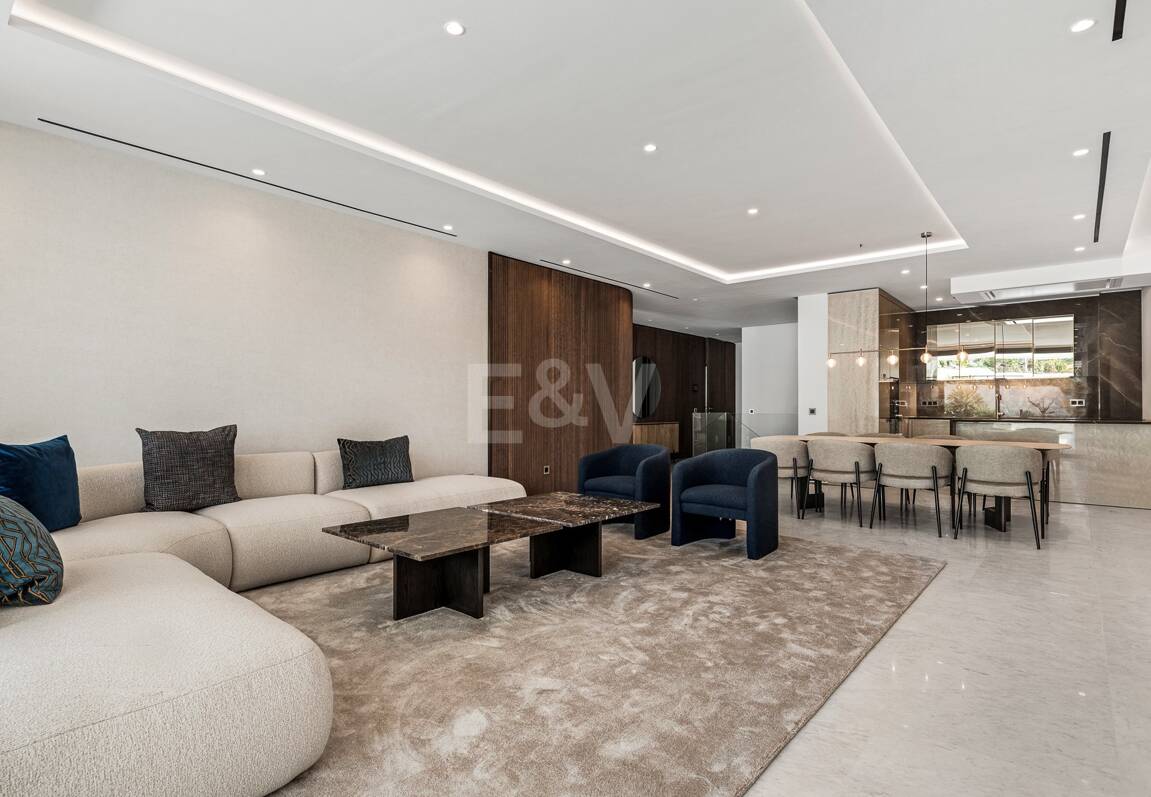 Elegant Duplex lägenhet i en modern Golden Mile gemenskap