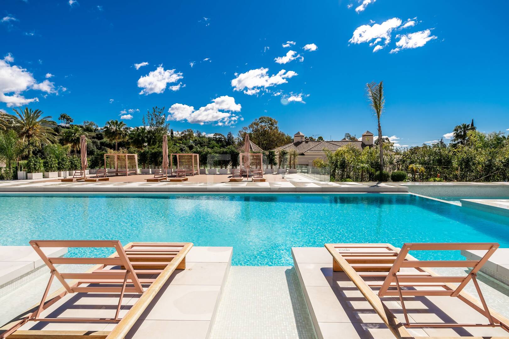 Elegant Duplex lägenhet i en modern Golden Mile gemenskap